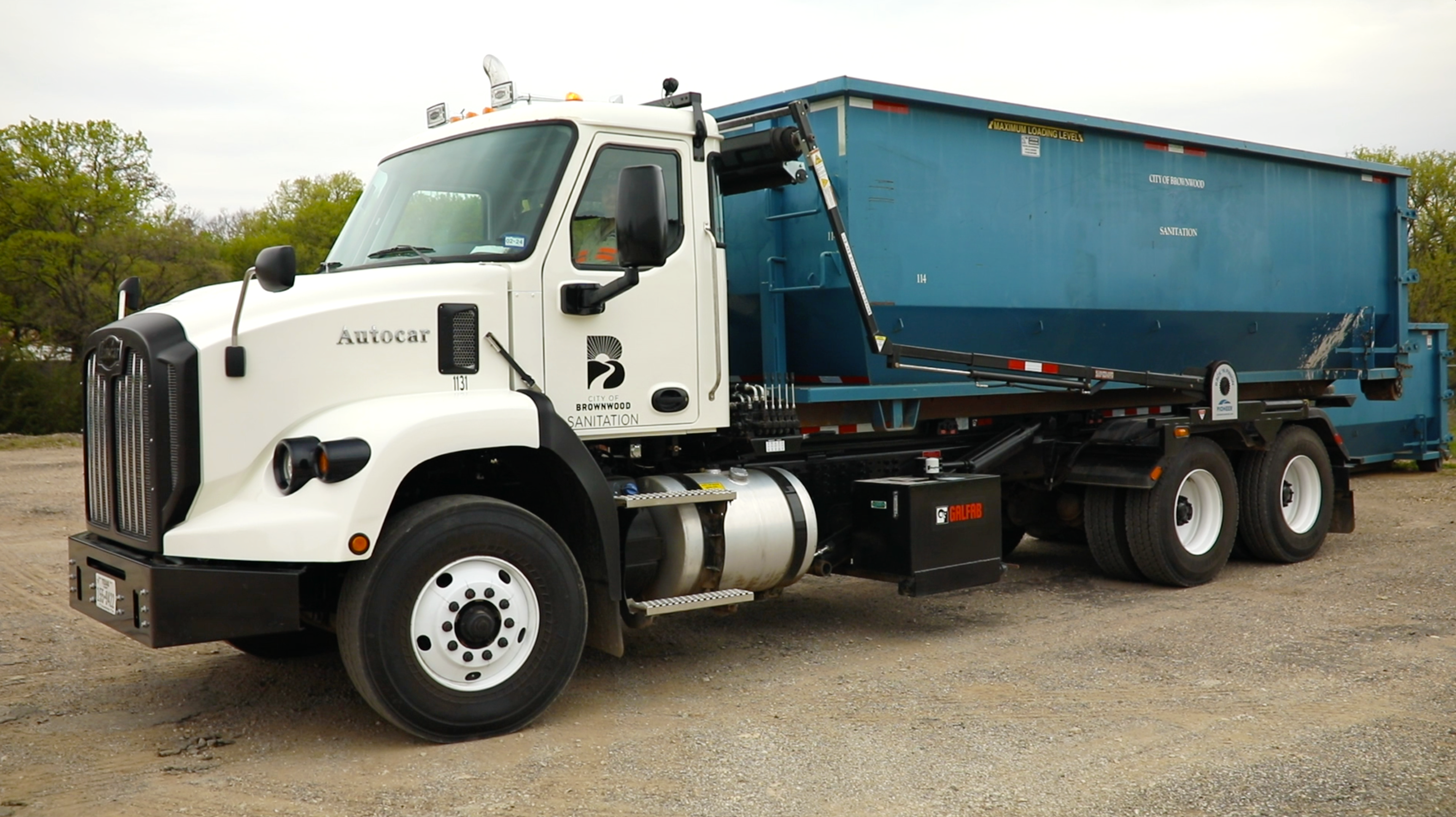 yard sanitation truck